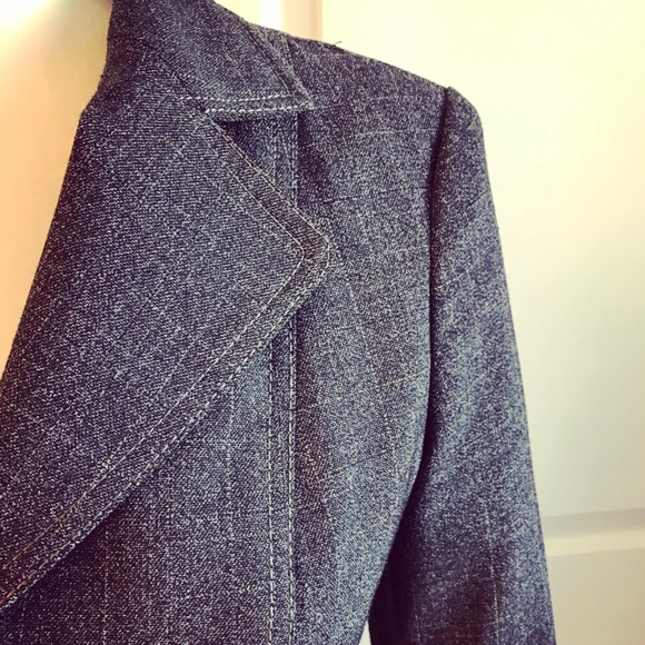 SOLD        European dark gray Suit XS - Picture 4 of 4