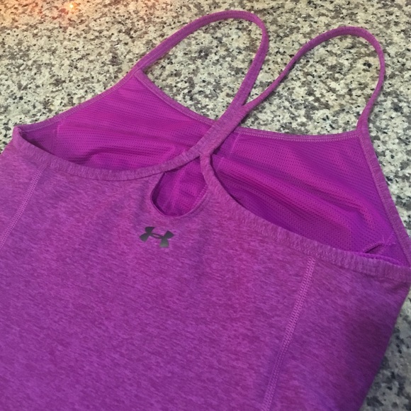 Under Armour Tops - Under Armour workout tank top with keyhole back