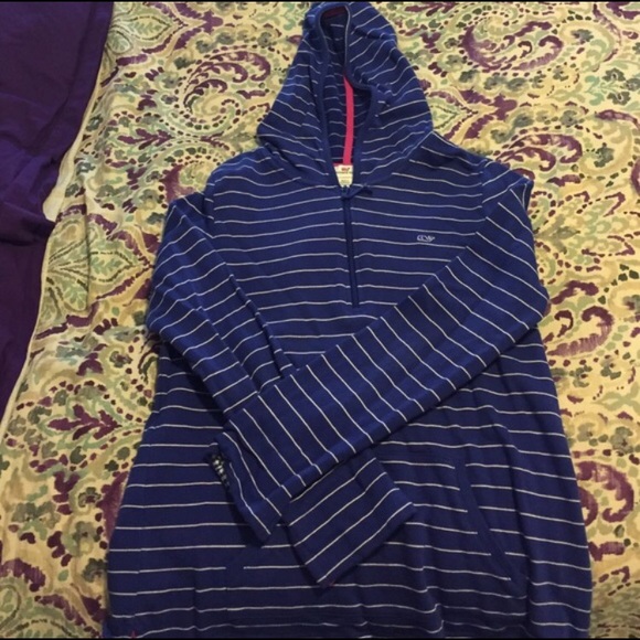 Vineyard Vines quarter zip hoddie