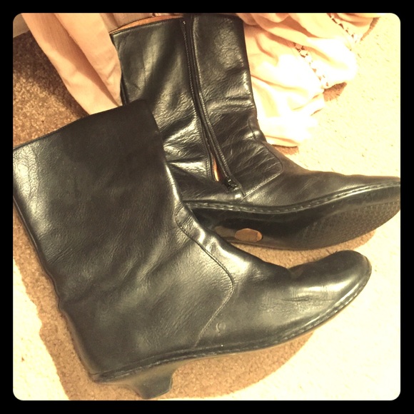 Born leather boots! Like new!
