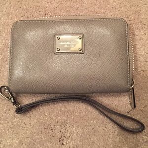 Michael Kors wristlet