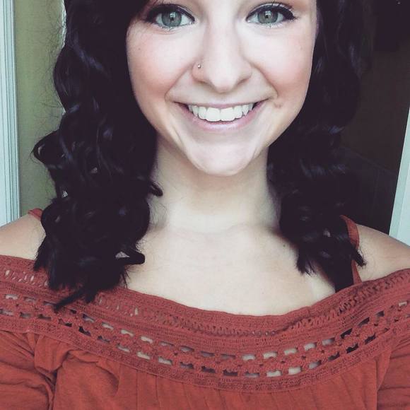 Meet your Posher, Ashley