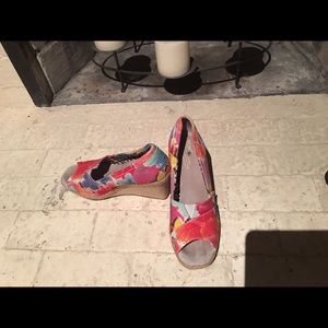 Flower Toms wedge shoes worn once