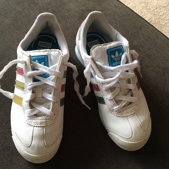 ADIDAS Samoa Sz 3 YOUTH- Size 5 WOMEN 👟