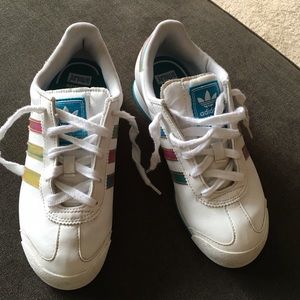ADIDAS Samoa Sz 3 YOUTH- Size 5 WOMEN 👟