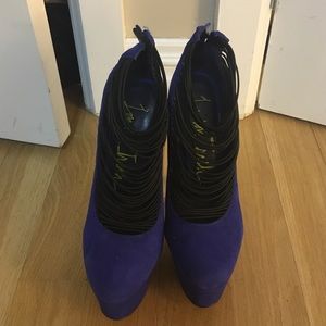 Never worn platform heels