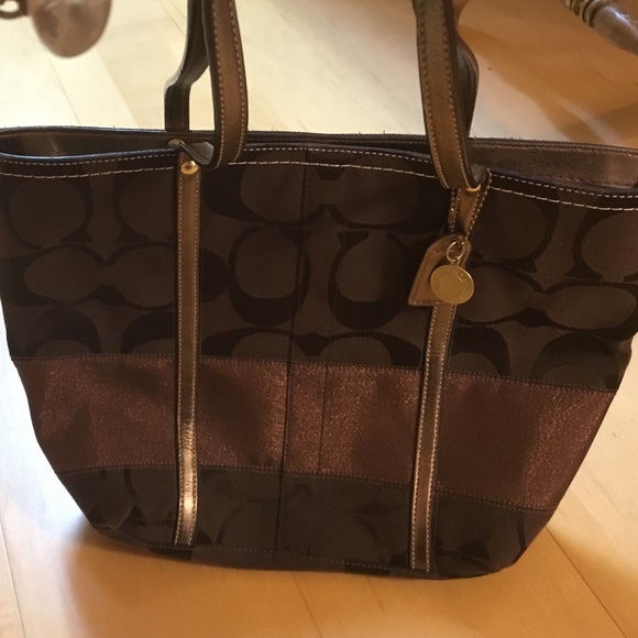 Coach Pocket Book - Picture 1 of 1