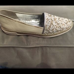 Brand new Donald pliner neutral metallic slip ons