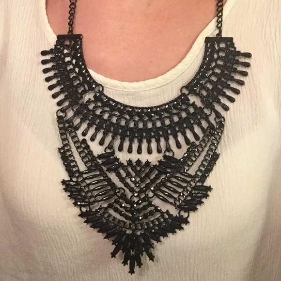 Black Vintage Style Statement Necklace 💎🎀