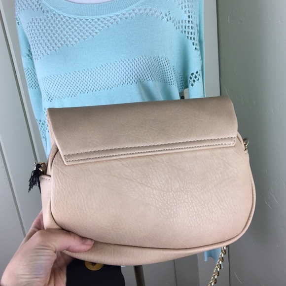 Moda Luxe Tan tassel fringe crossbody purse - Picture 3 of 4