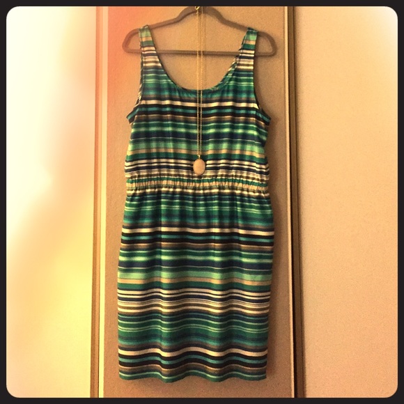 🤑 closet clear out 🤑Stripped LOFT dress