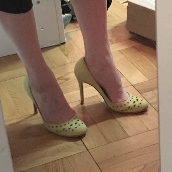 Lime neon green Christian Louboutin heels sz 35.5