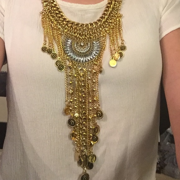 Long Gold statement necklace - Picture 2 of 4