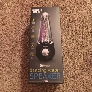Dancing water speaker