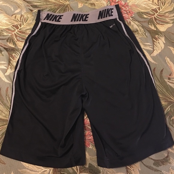 Nike dry fit shorts. Boys medium - Picture 2 of 4