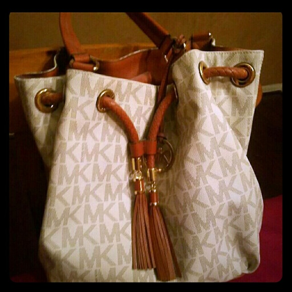 Like new Michael kors purse