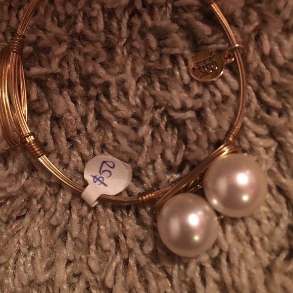 Bourbon and Bowtie bracelet - Picture 2 of 2