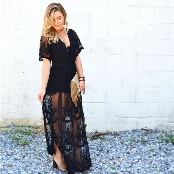 Black lace dress - Picture 2 of 4