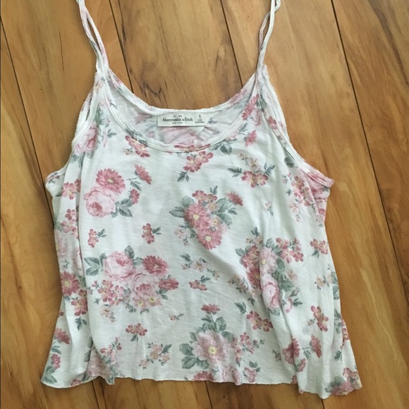 Abercrombie & Fitch flyaway crop top