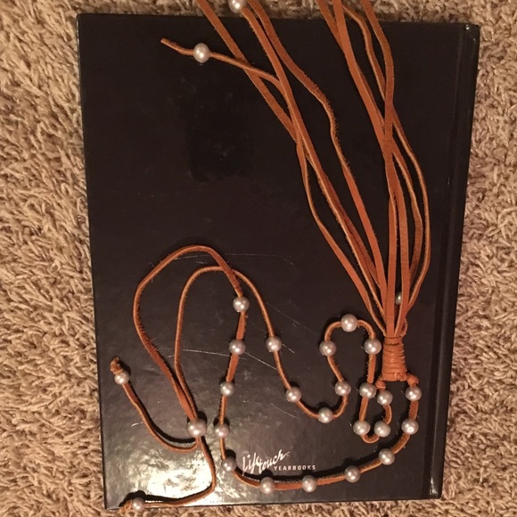 Leather and pearl tassel necklace - Picture 1 of 2