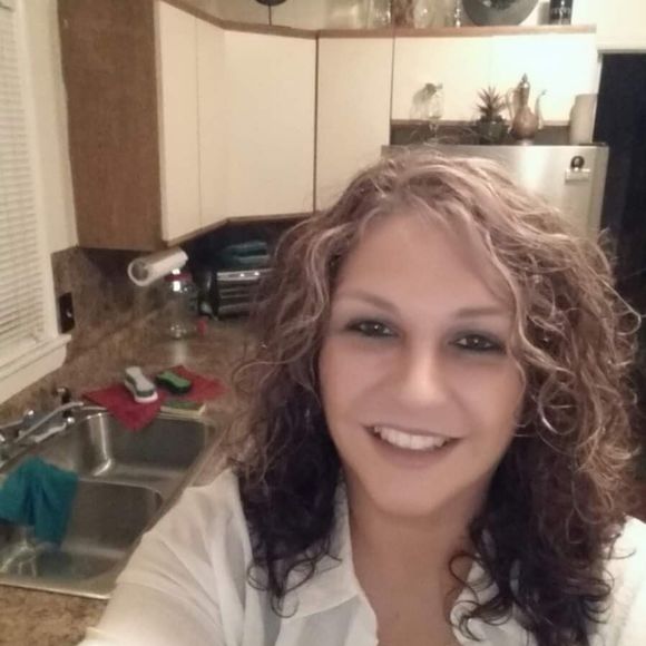 Meet your Posher, Kristy - Picture 1 of 1
