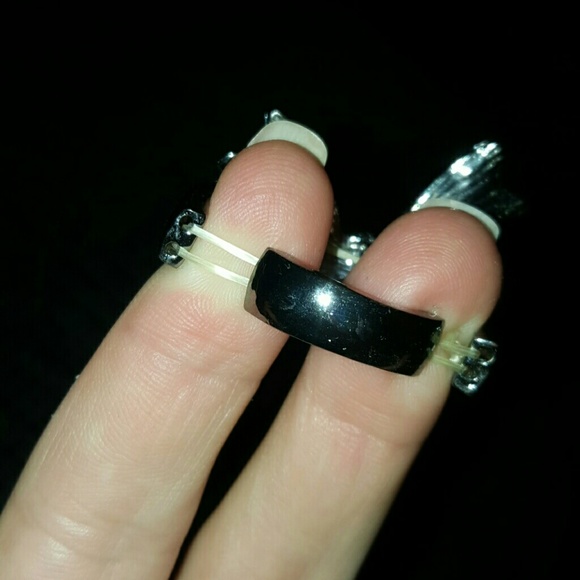 Ring - Picture 3 of 3