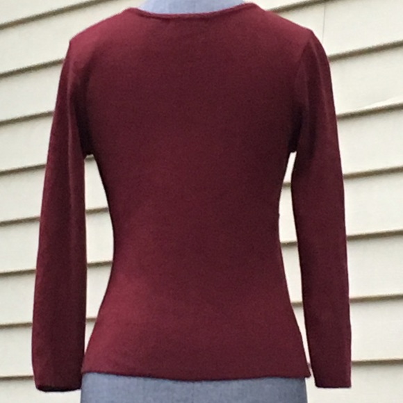 ♥️NEW!♥️Laura B. Criss Cross V-Neck Knit Top Sz M. - Picture 4 of 4
