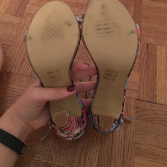 Express floral sandal heels - Picture 3 of 3