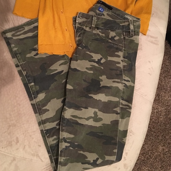 Skinny Camouflage Pants Size 25
