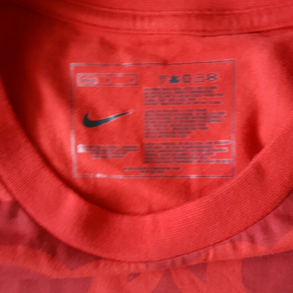 Nike tee - Picture 4 of 4