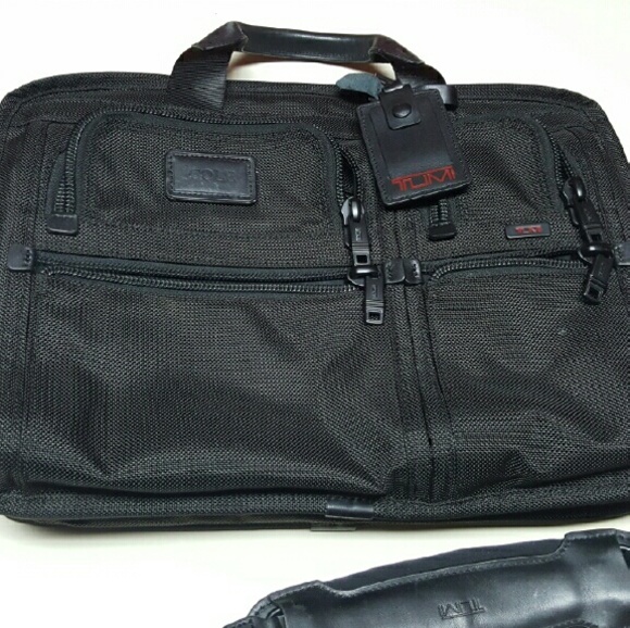 *SALE*Tumi Alpha 2 Medium Screen Laptop Slim Brief