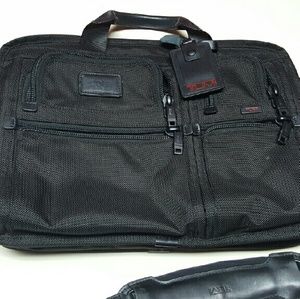 *SALE*Tumi Alpha 2 Medium Screen Laptop Slim Brief