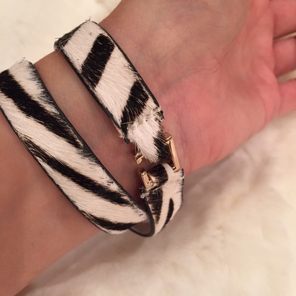 💲FIRM - Zebra Bracelet - Picture 2 of 4