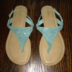 Donating tomorrow! ⭐️Xhilaration sandals brand new