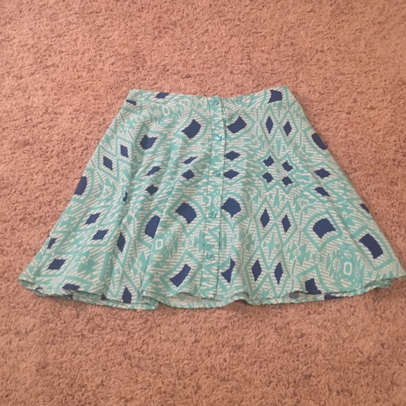 Patterned flowy skirt size Medium - Picture 1 of 3