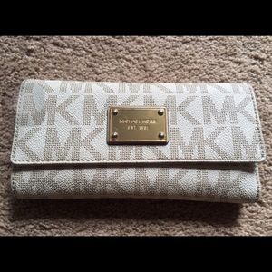 Michael kors checkbook wallet