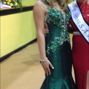 MacDuggal Satin Size 8 Hunter Green Dress