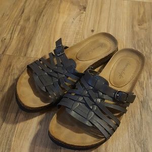 American Eagle Sandals