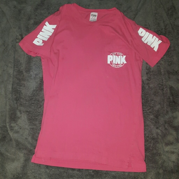 🚫 Traded VS Pink campus tee