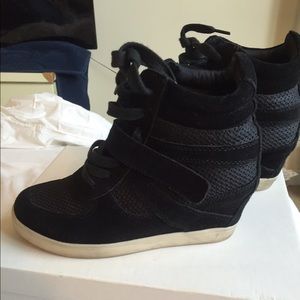Steve Madden Sneaker Wedges sz 6.5