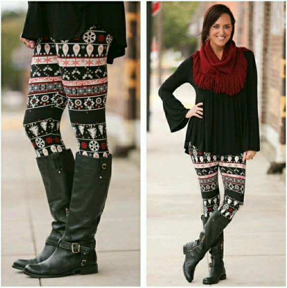 Clear Out Sale! NWT Bell Sleeve Tunic - Picture 2 of 3