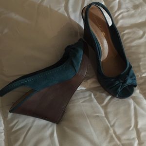 Suede turquoise w brown wedge 6.5 by AE