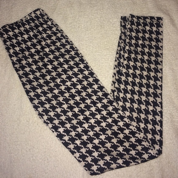 Black & white leggings
