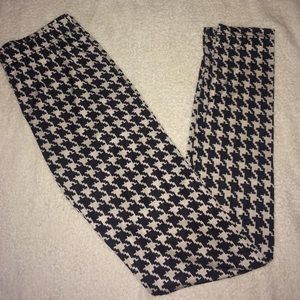 Black & white leggings