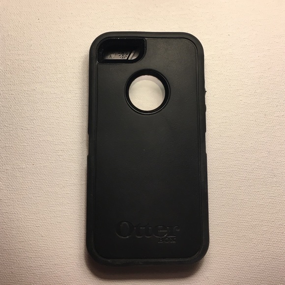 Black otter box defender for iphone 5/5s