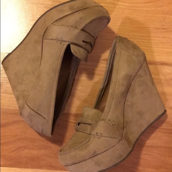 Cream full wedge