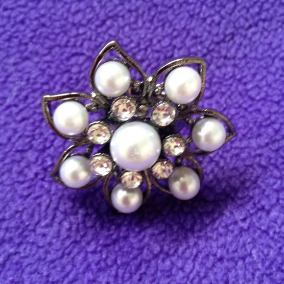 🌺 Stunning cocktail ring