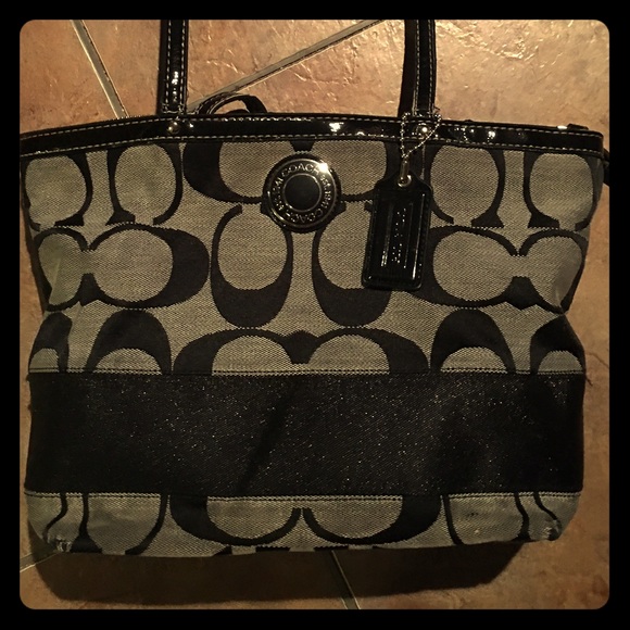 Coach Handbags - Coach Purse