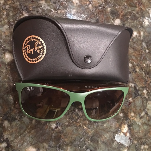 FLASH SALE🍁 AUTHENTIC RayBan sunglasses!
