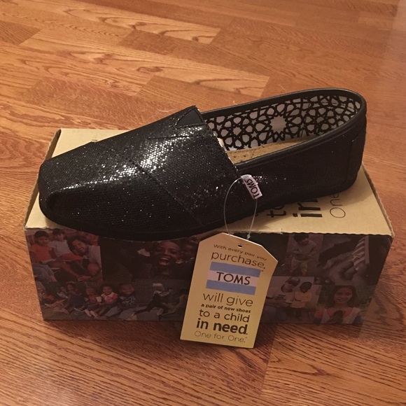 TOMS Classics in Black Glitter size 6.5 NWT!!